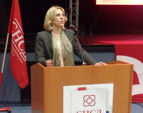 Premijerka uručila 100 članskih karata SNSD-a