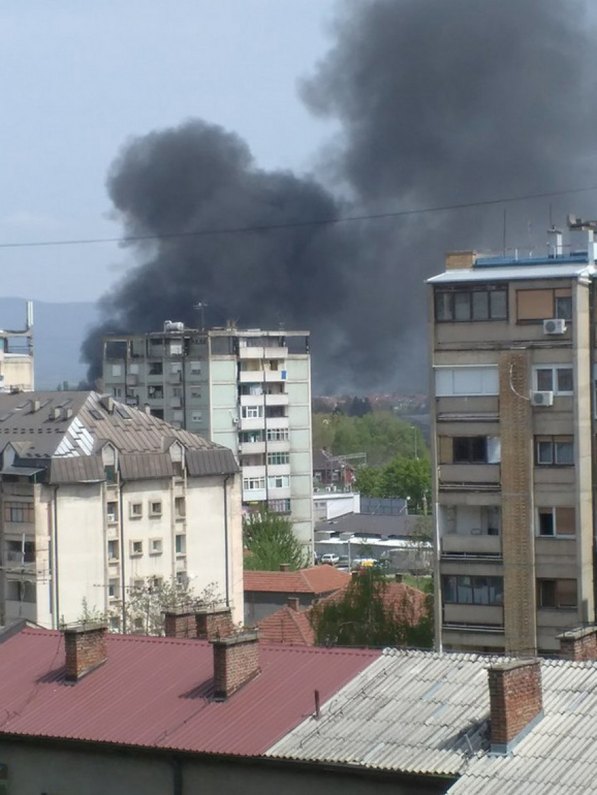 Изгорјела фабрика у Лесковцу