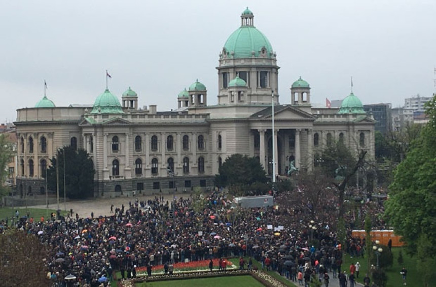 Мирни протести грађана Србије