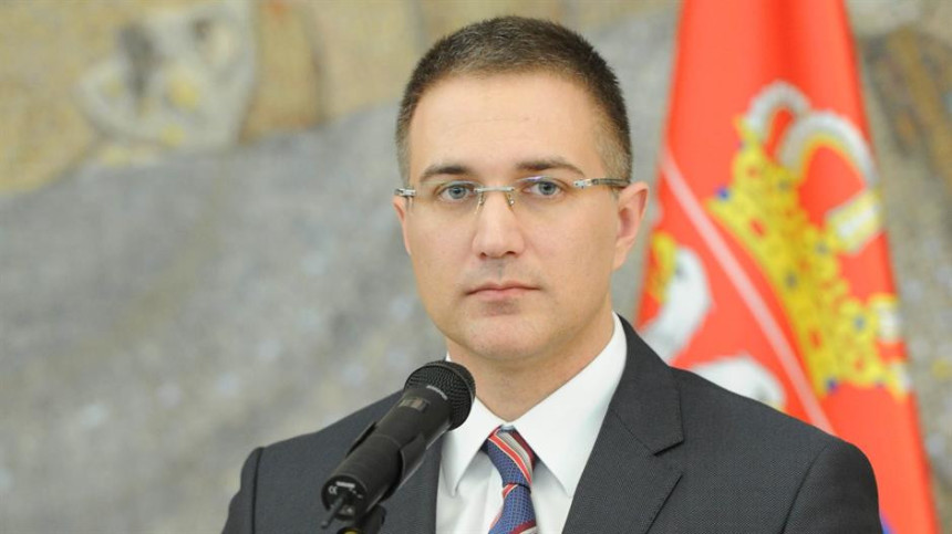 Policija mora da štiti parlament 