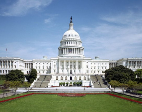 Запалио јакну код Бијеле куће