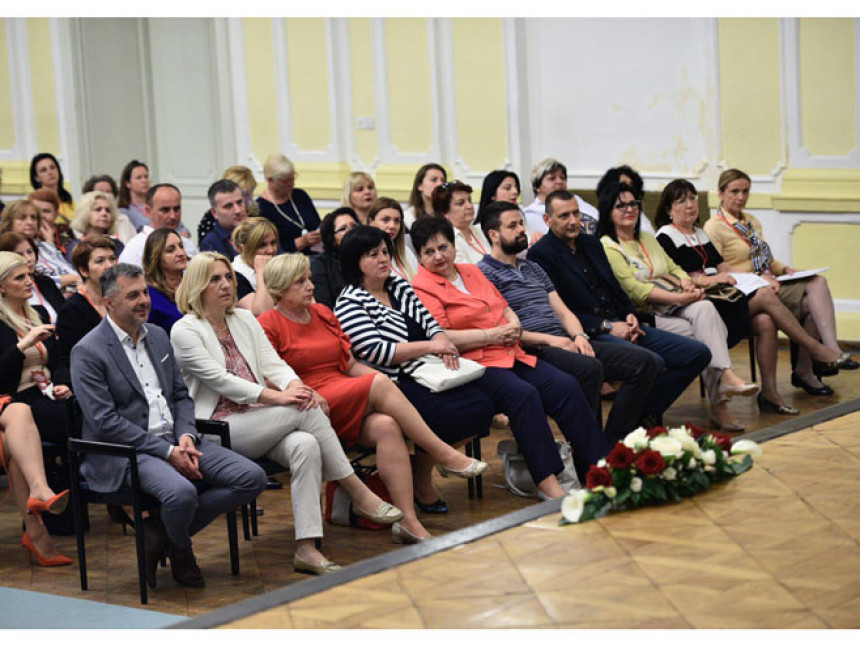 Aktiv žena mnogo doprinosi SNSD-u