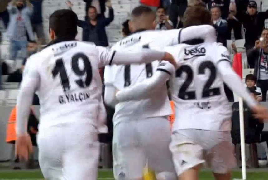 Ljajić gol i asistencija, Bešiktaš se i dalje nada LŠ!