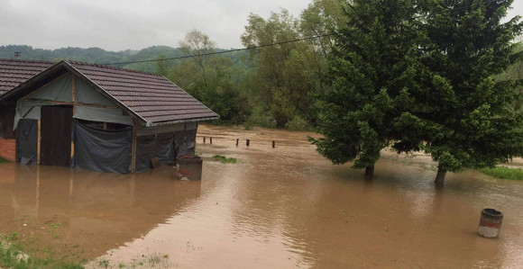 Prnjavor: Bujica stigla do kuća