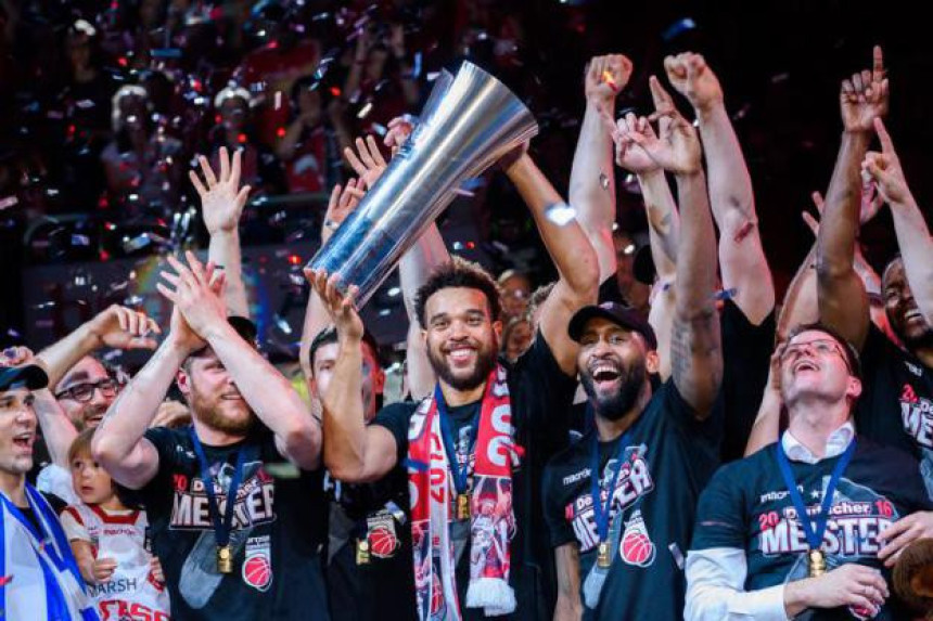 NJEM: Bambergu šampionski trofej i Evroliga!