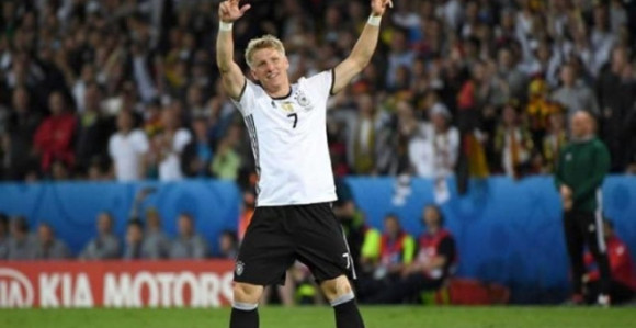 Švajnštajger proslavio gol sa tri prsta