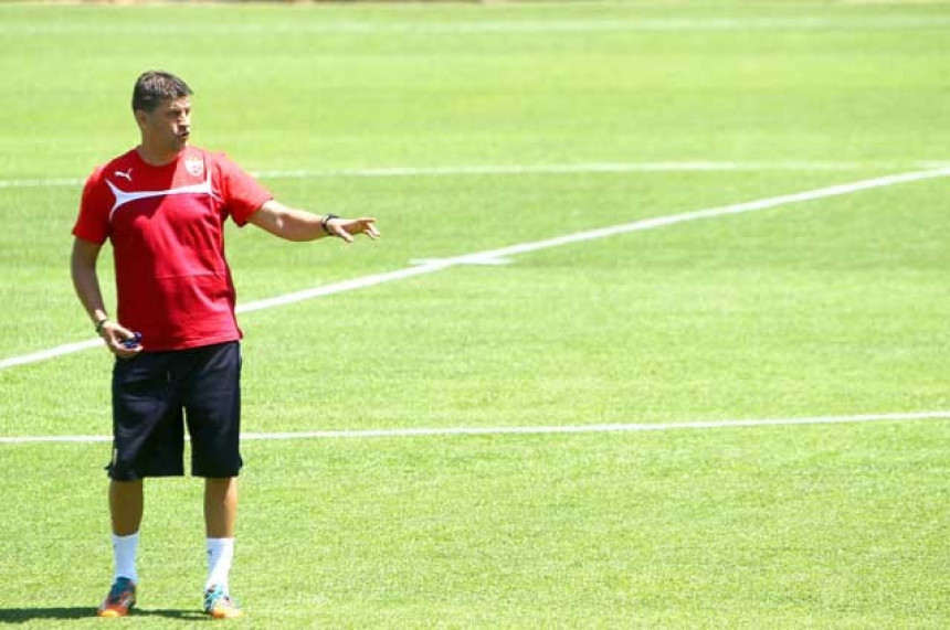 Analiza: Novi, vojnički režim u Zvezdi!