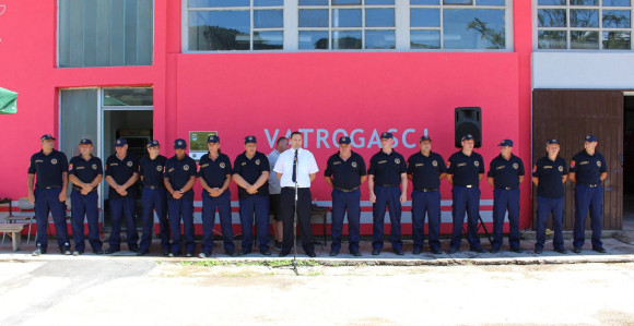 Stručni nebitni, važni su podobni!