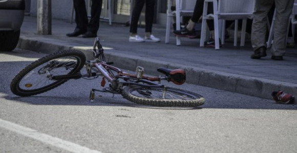 Autom udario biciklistkinju