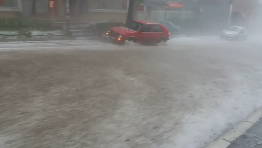 Јака киша и град у Ужицу
