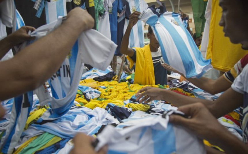 Ubijaju se mačetama zbog Brazila i Argentine!