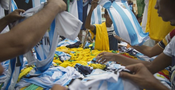 Ubijaju se mačetama zbog Brazila i Argentine!