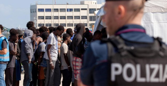 932 мигранта на обали Катаније