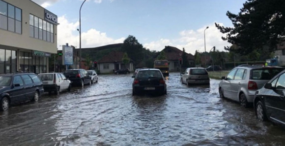 Nevrijeme: Voda preplavila ulice