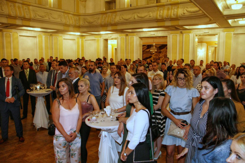 BL: DNS dobio 300 novih članova