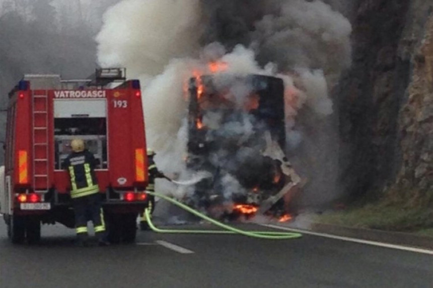 Gorio autobus na auto-putu 