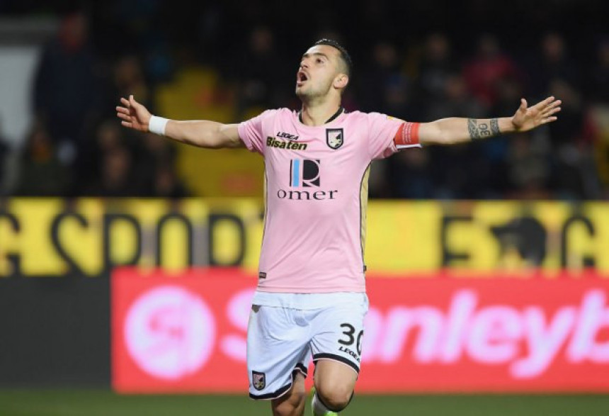 Palermo traži 7.000.000 evra od Zvezde za njega...