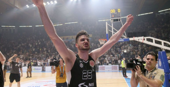 Priča: Duh koji je, ipak, ponio sjekiru...