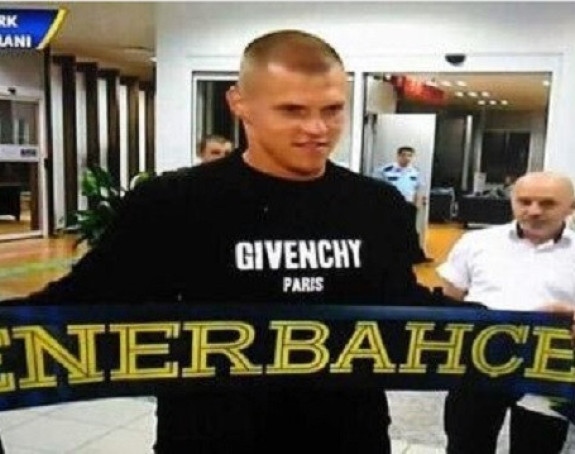 Zvanično: Škrtelu upala sekira u med! 