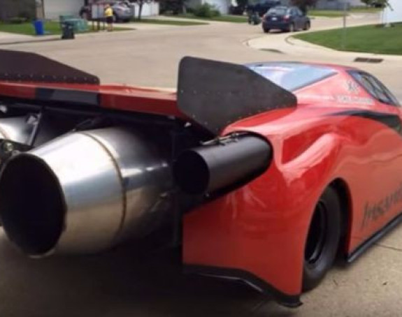 Video: Mlazno „ludilo“ koje liči na Ferari...!