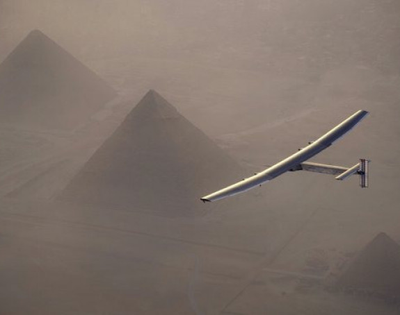 Avion na solarni pogon sletio u Kairo 