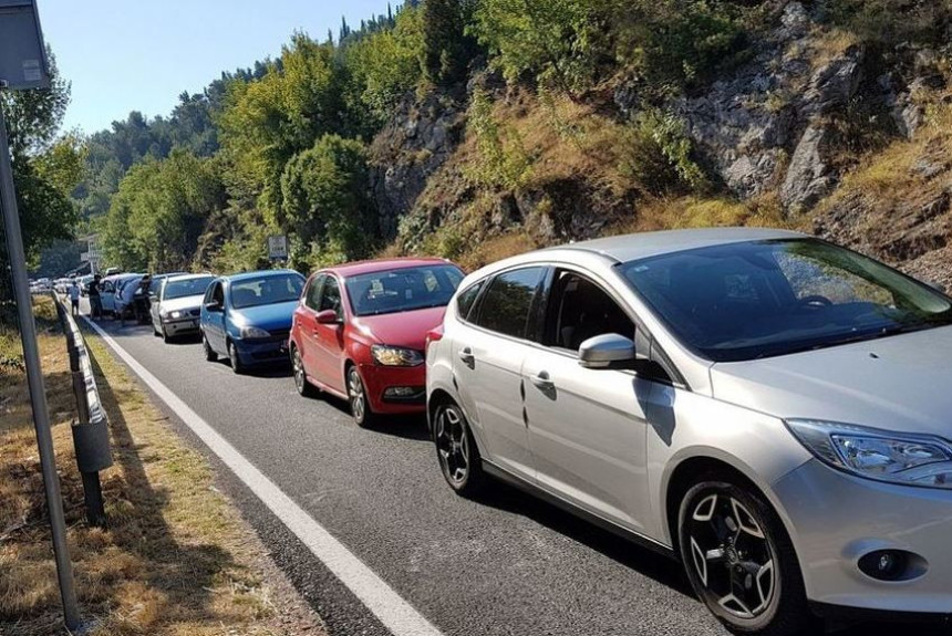 Na izlazu iz BiH se čeka oko dva časa 