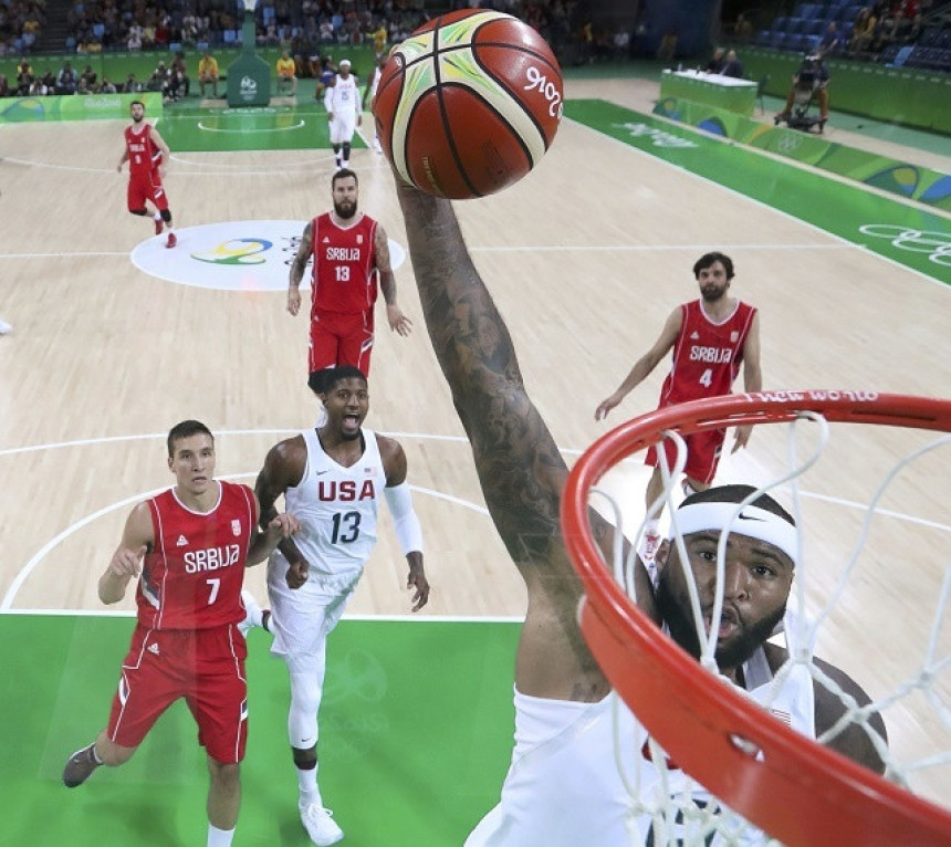 OI: Pokazaše Srbi zube, ali...! Umakoše Ameri - za dlaku!