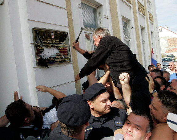 Bez prebivališta, neće biti ćirilice