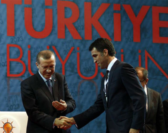 Uh, kakve nevolje za Hakan Šukura! Erdogan mu pohapsi rodbinu!