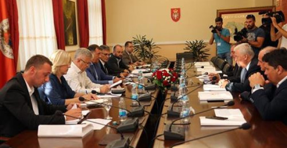 Samo vladajući kod Dodika 