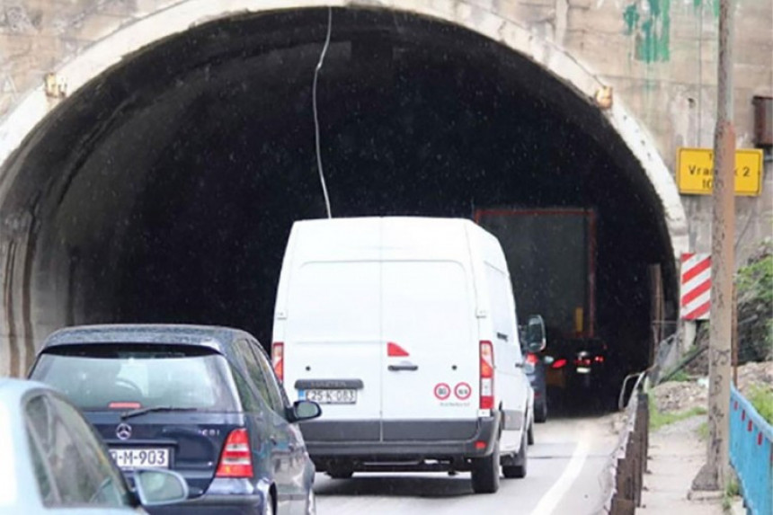Ponovo prekid saobraćaja kod tunela Vranduk 2