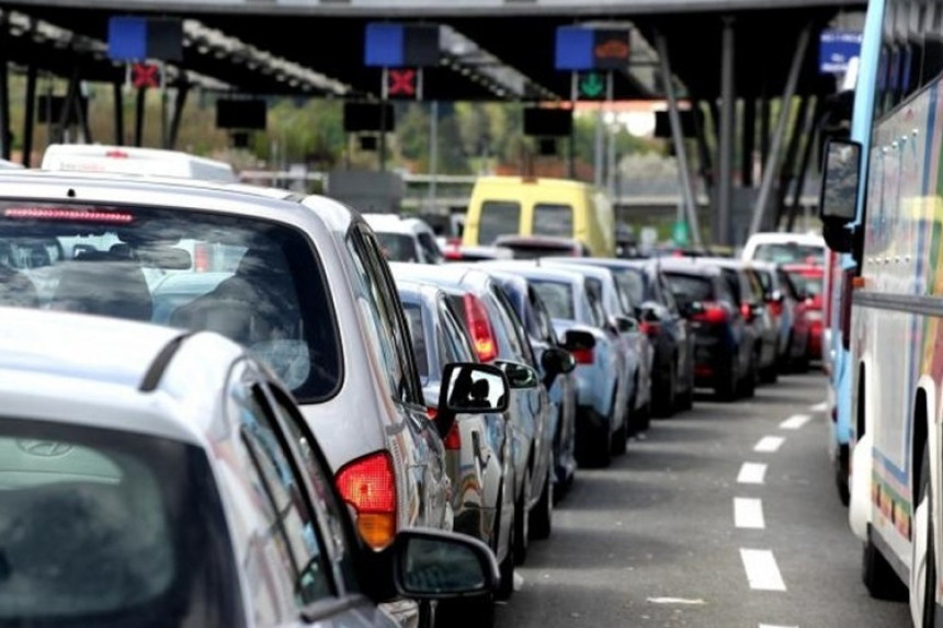 Vozači, strpljenje: Gužve na graničnim prelazima