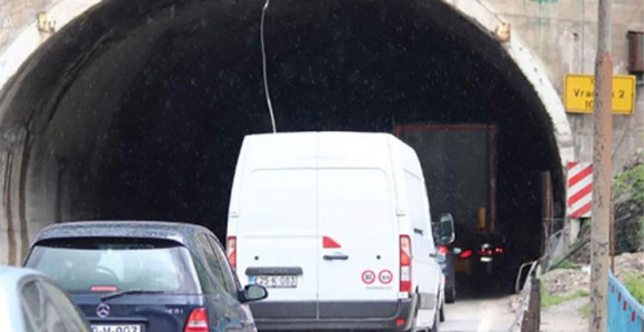 Ponovo prekid saobraćaja kod tunela Vranduk 2