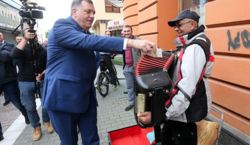 Како власт Српске купује гласове?!