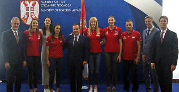 По 20.000 евра за златне одбојкашице и баскеташе!