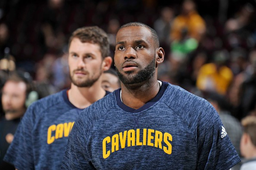 Ono kad milijarder skuplja tuđe prljave čarape...!