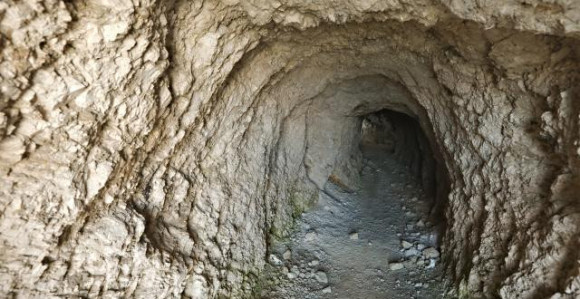 Krio se od žene: Tunel do kafane