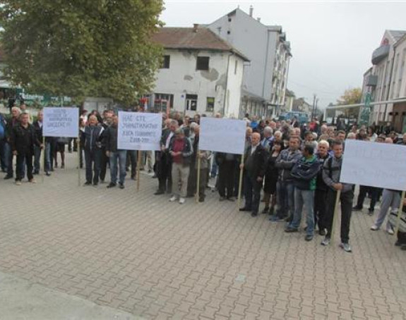 Protest malinara u Bratuncu 