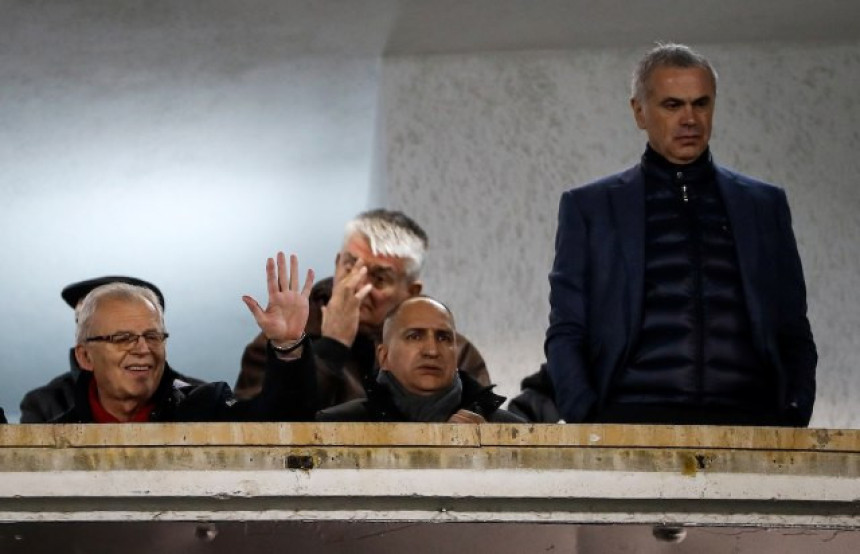 Crvena Zvezda: Manipulatori i doušnici...