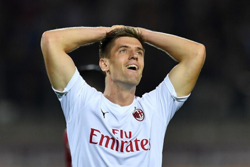 Јунајтед у јануару иде по Пјонтека!