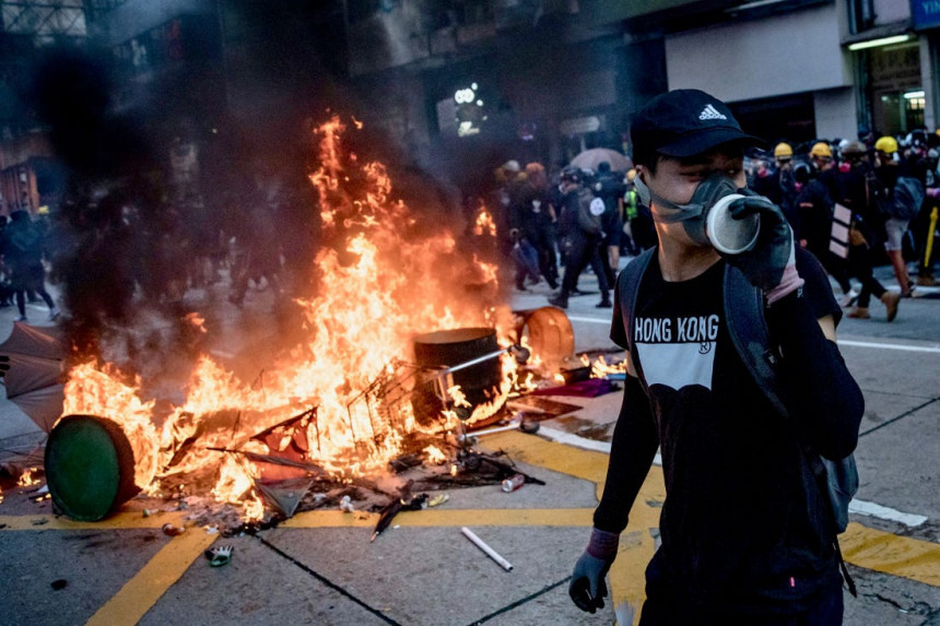 Sukob policije i demonstranata u Hongkongu 