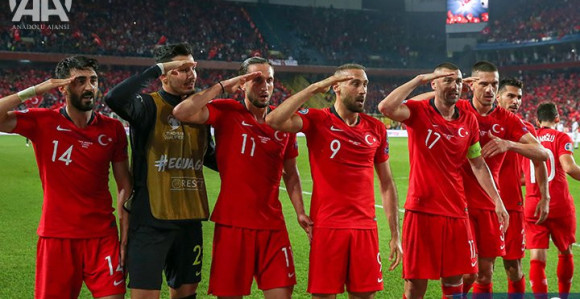 Коме су то Турци салутирали?!