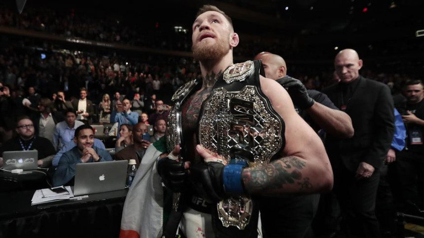 Mekgregor "prebio" Alvareza za titulu!