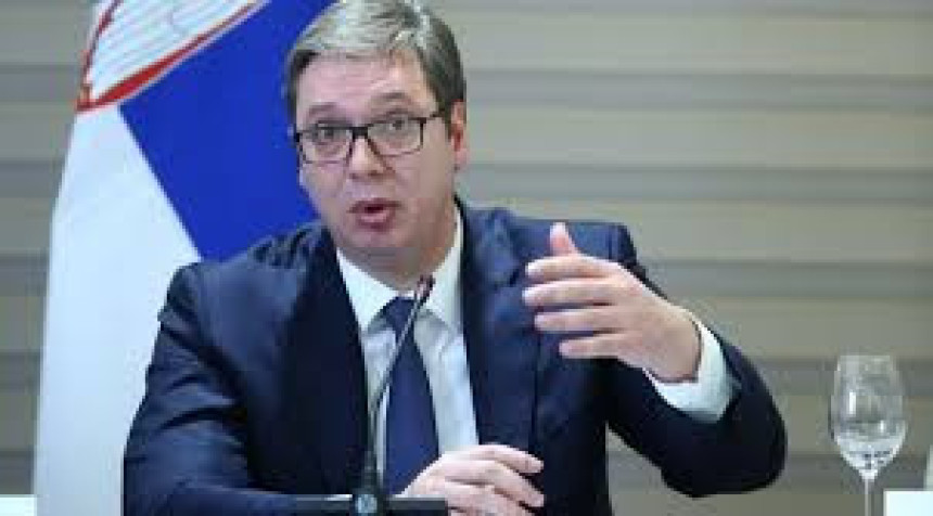 Vučić: Može Tači da juri Putina