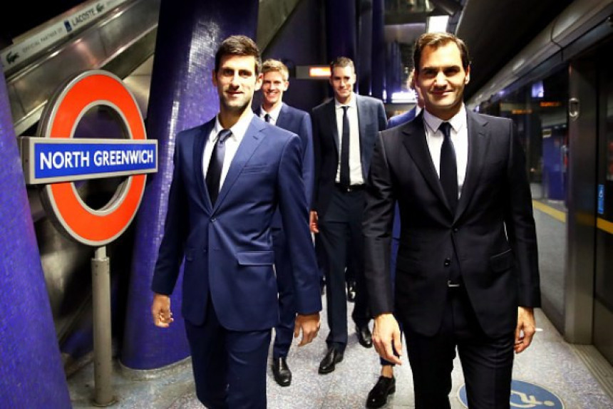 Novak brani Federera: Zaslužuje kraljevski tretman!