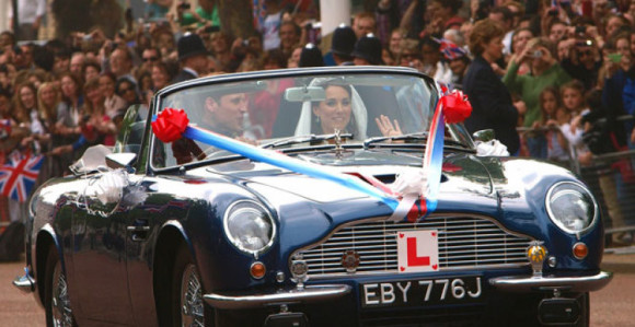 Kraljevski Aston Martin ide na – vino 