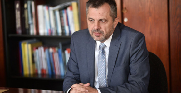 Ставио мандат на располагање