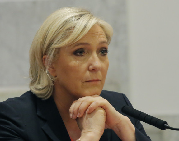 Распоред сједења шокирао и Ле Пен