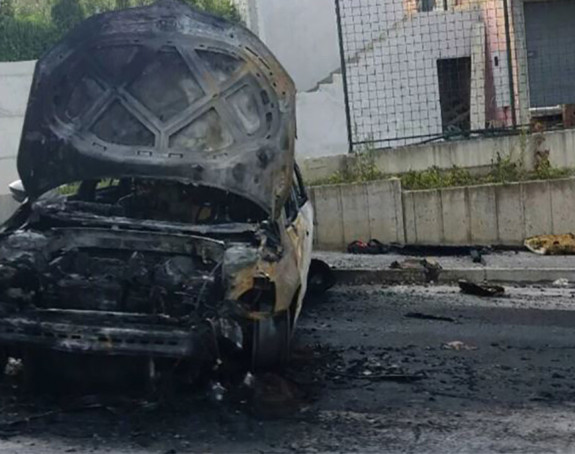 У Загребу горило девет аутомобила