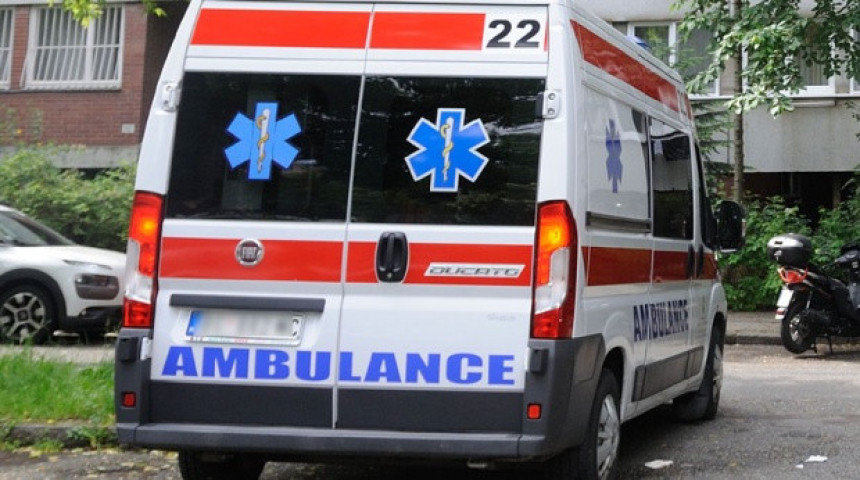 Dječak skočio sa 3. sprata zgrade u Loznici